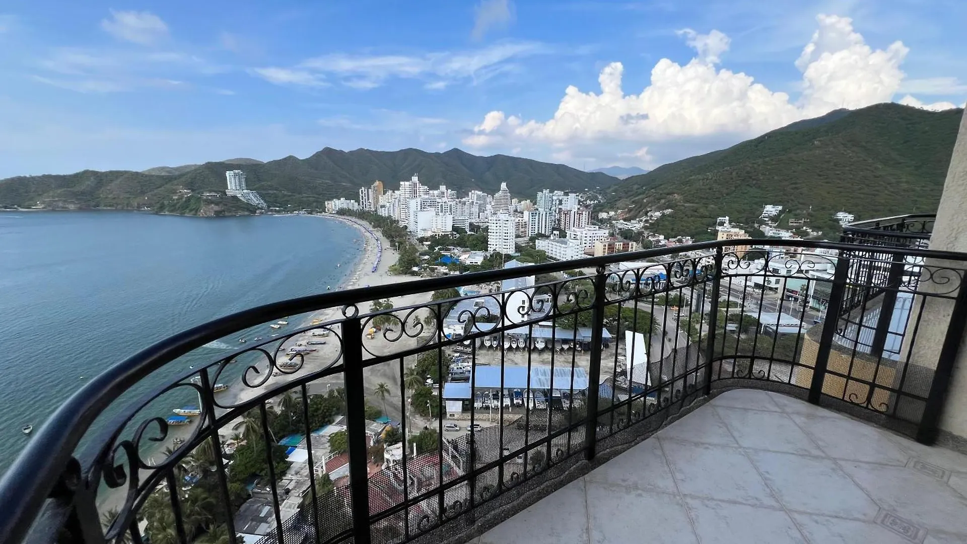 Apartahotel El Peñon del Rodadero - Apto 1303A Santa Marta